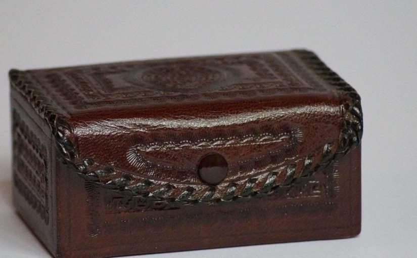 Британка купила старый ящик для драгоценностей — внутри обнаружила удивительную находку ➤ Infotime.co