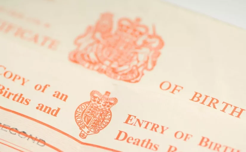 Женщина нашла курьезную ошибку в своем свидетельстве о рождении ➤ Infotime.co