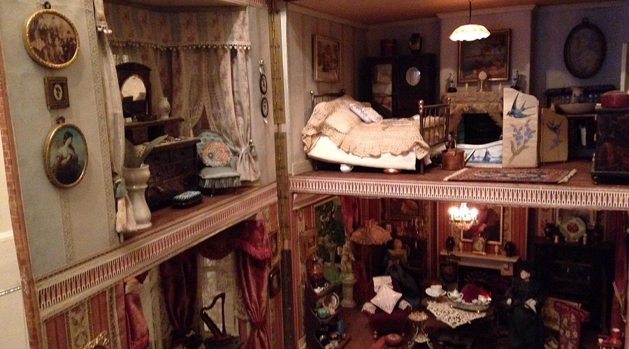 Подружжя виявило несподівані артефакти під час ремонту старого будинку (відео)