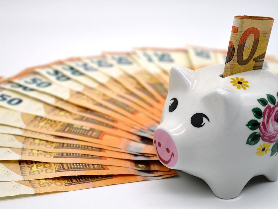 Как закрыть кредиты и откладывать деньги: проверенные методы