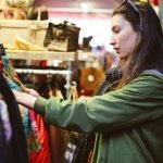 Що не варто купувати в секонд-хенді: ці речі принесуть проблеми ➤ Infotime.co