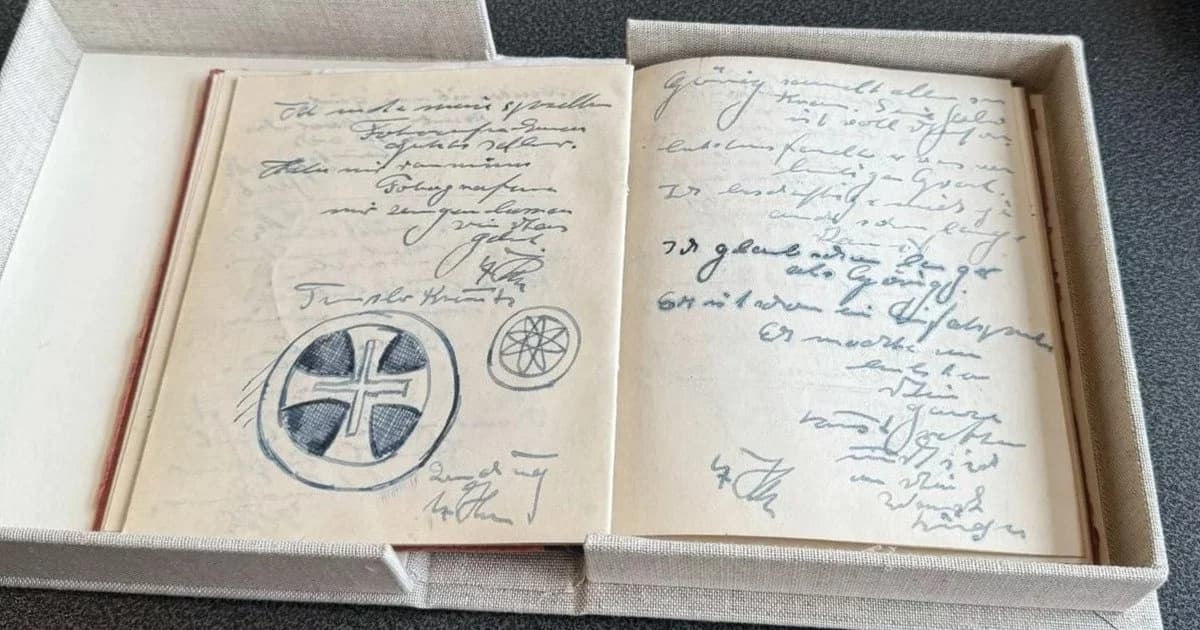 В Германии нашли рукописный дневник: его связывают с Гитлером (фото) ➤ Infotime.co