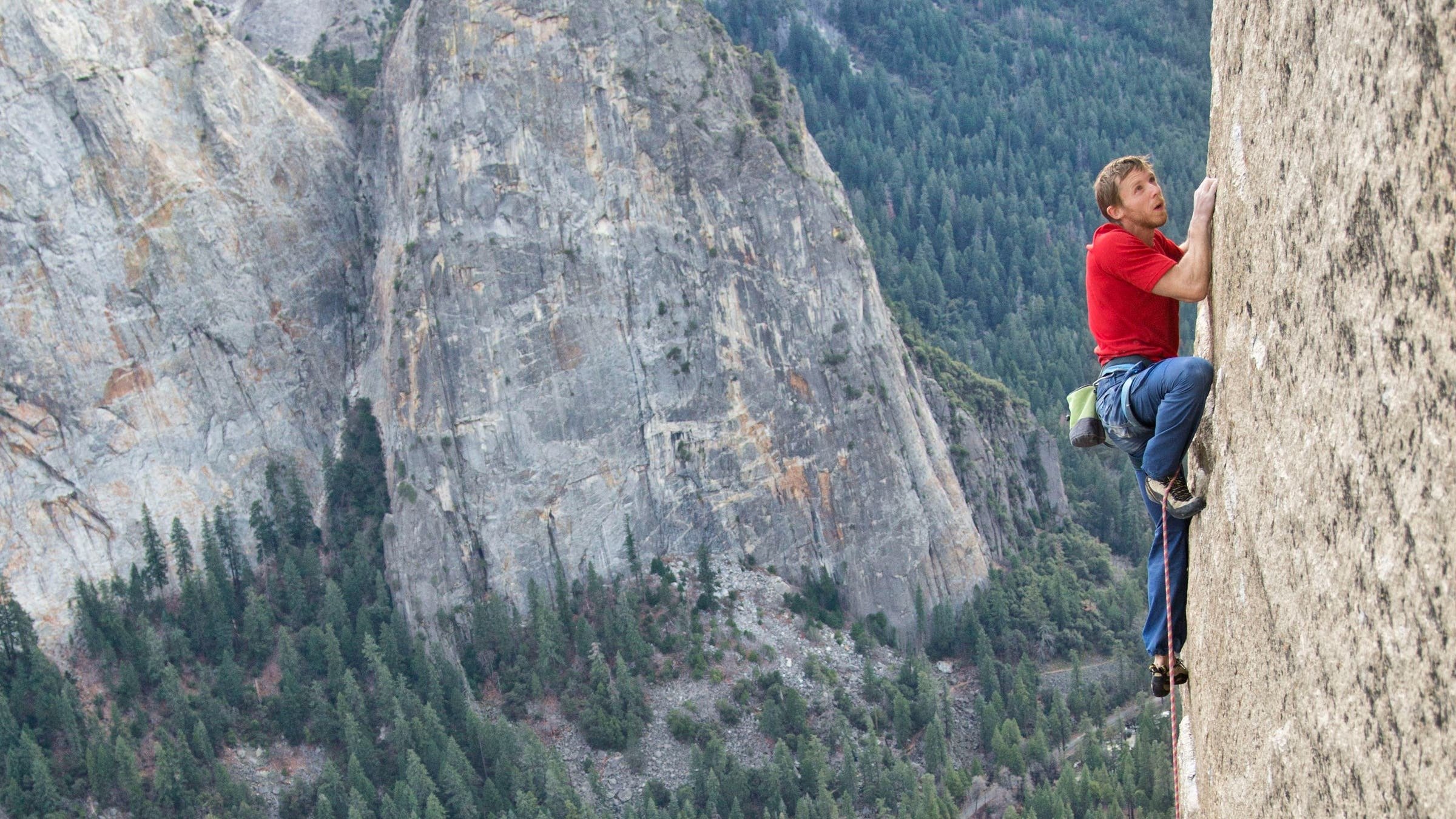 Pendaki menemui sebuah rumah di Mountain Side. Kemudian mereka melihat ke dalam!