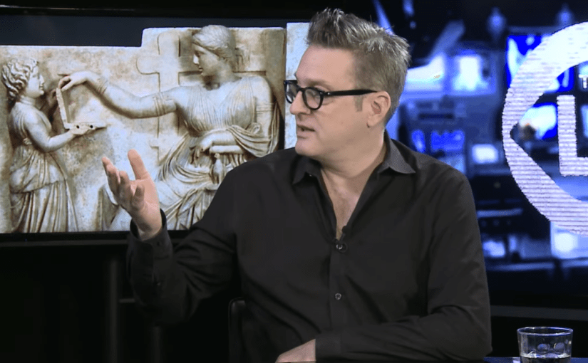 Подорож у часі? У давньогрецької статуї помітили “ноутбук” ➤ Infotime.co