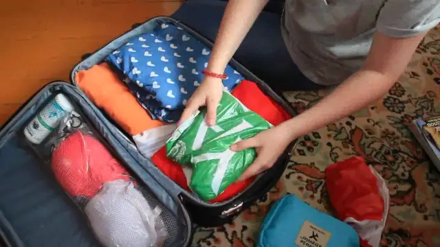 Покладіть тенісний м’яч до ручної поклажі: у чому секрет