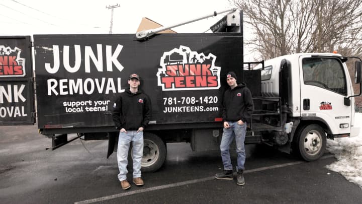 Подростки купили пикап за $4000 и заработали 3 млн