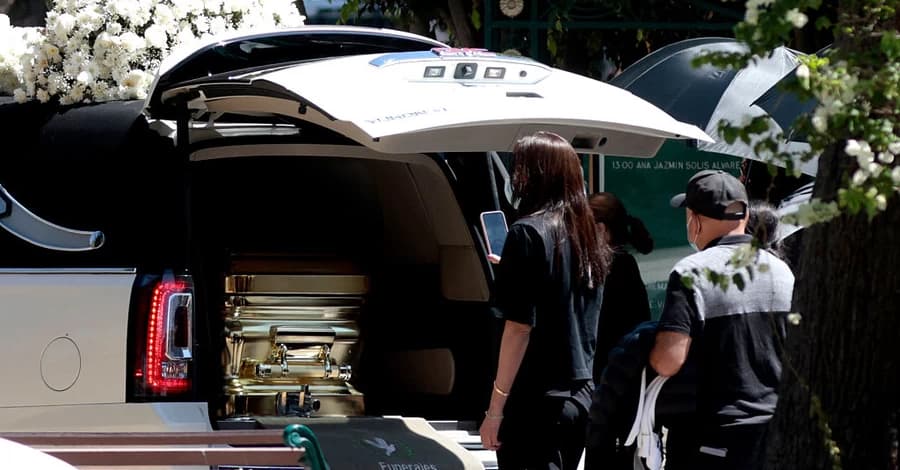 Мексиканського наркобарона Ель Менчо поховали у золотій труні: фото ➤ Infotime.co