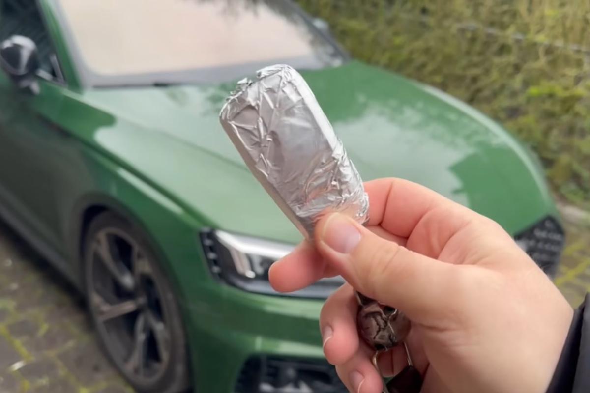 Почему водители заворачивают ключи в фольгу: ответ удивит ➤ Главное.net