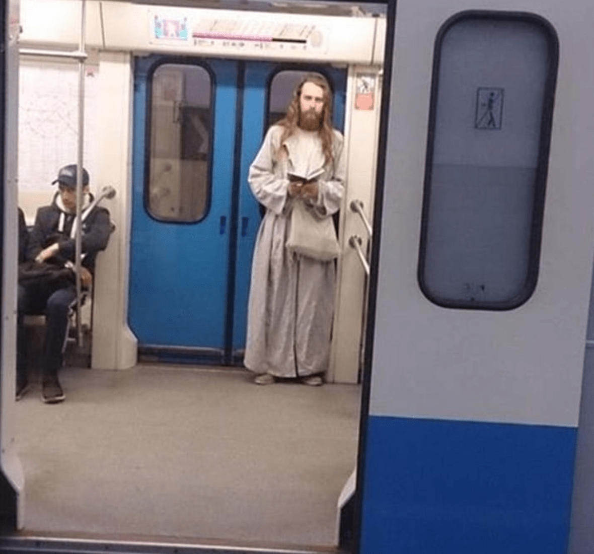 Chaos in der U-Bahn: Die seltsamsten und verrücktesten Momente, die Fahrgäste beobachtet haben