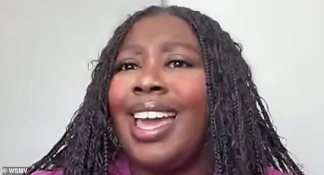 Пасажирку не пустили на рейс через зовнішність (фото)