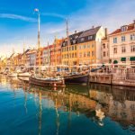 В Дании улицы освещают красным светом: зачем это нужно ➤ Infotime.co