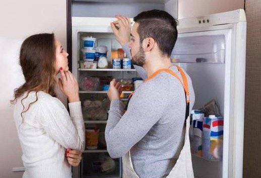 Чому холодильник постійно гуде: коли це норма, а коли — сигнал про проблему