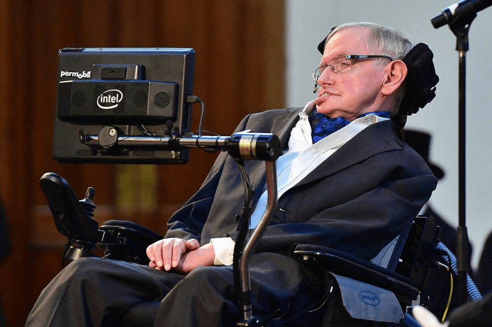 Стивен Хокинг предупреждал об опасности ИИ: что сказал учёный