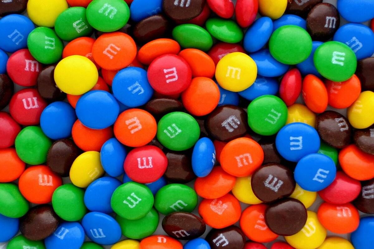 M&M’s меняет вид: из конфет исчезнут два известных цвета
