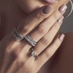 Психологи объяснили, почему некоторые люди носят много кольца ➤ Infotime.co