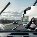 Лобове скло авто радять протирати оцтом: який результат ➤ Infotime.co