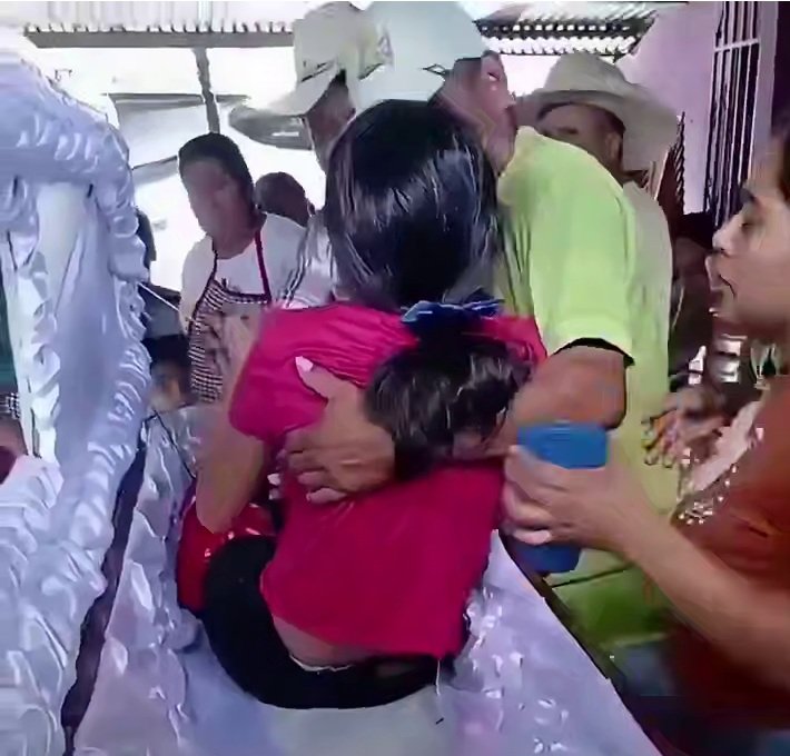 15-летняя девушка ожила в гробу во время собственных похорон (видео)