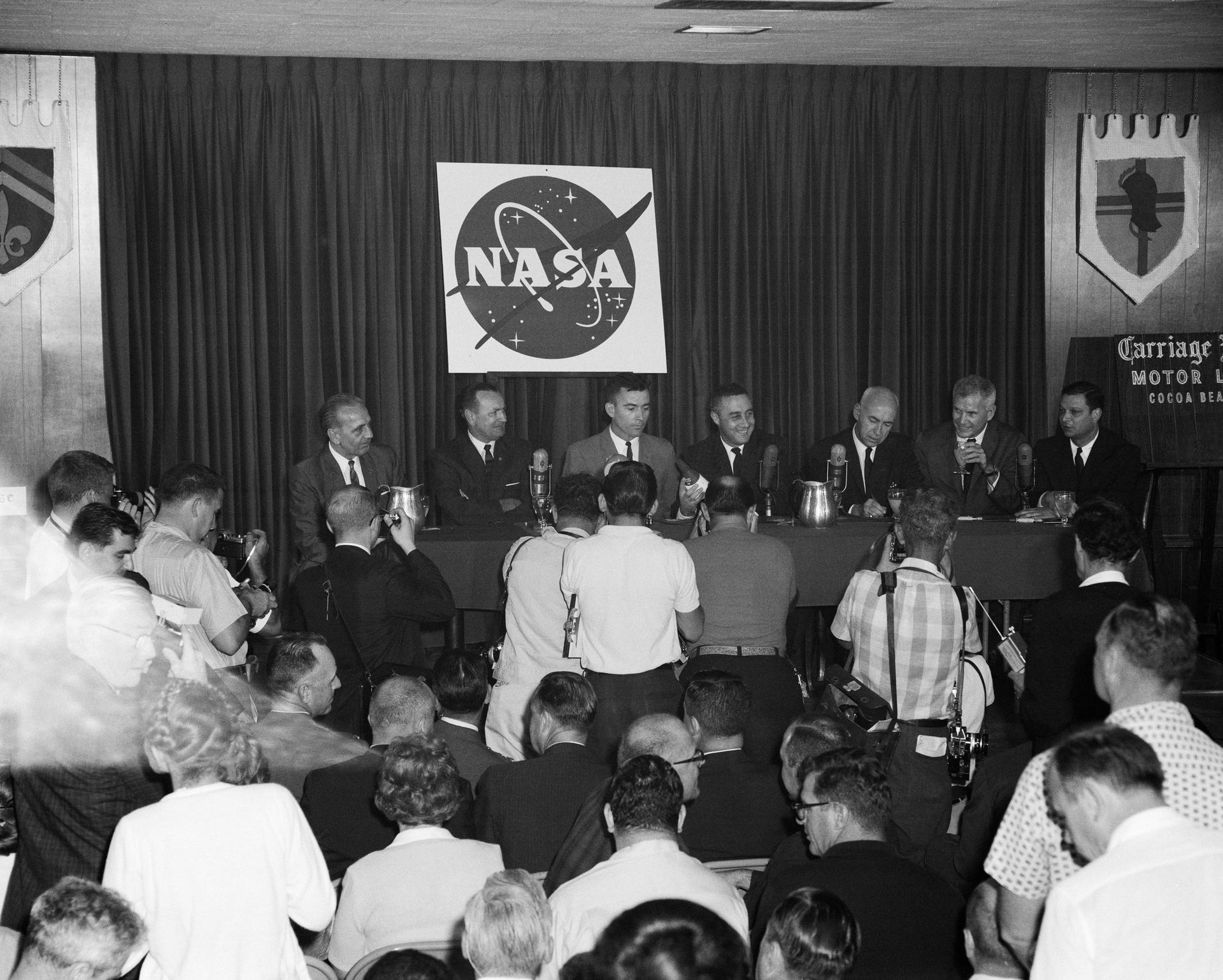 Обычный бутерброд экипажа NASA спровоцировал скандал в США ➤ Главное.net